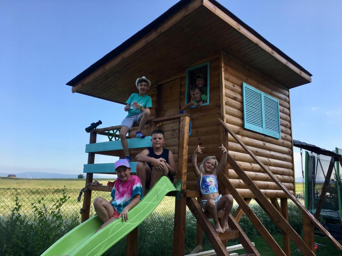 斯尔内科尼卡别墅旅馆 Nová Lesná 外观 照片